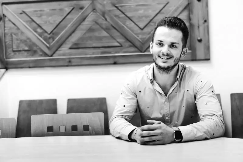 „Fairness ist die Basis vieler Dinge im Rahmen der zwischenmenschlichen Beziehungen und ich selbst entdecke sie gern in allen Situationen. Bei Aspena ist das der Fall“, sagt Matúš Kováč.